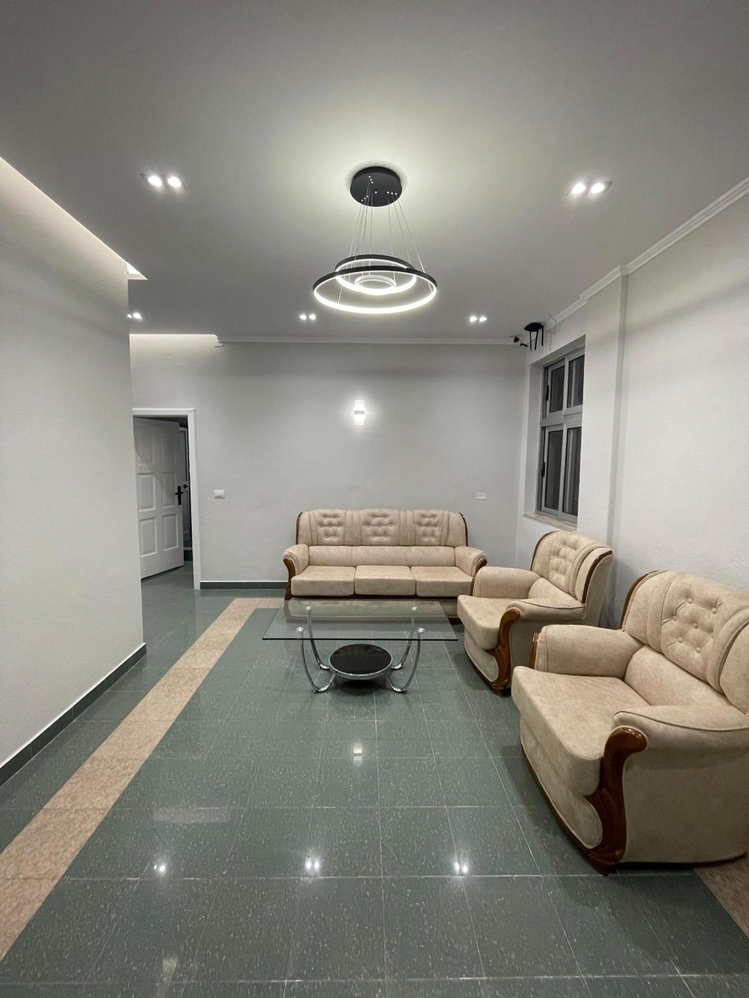 City Center Inn Shkodër Esterno foto