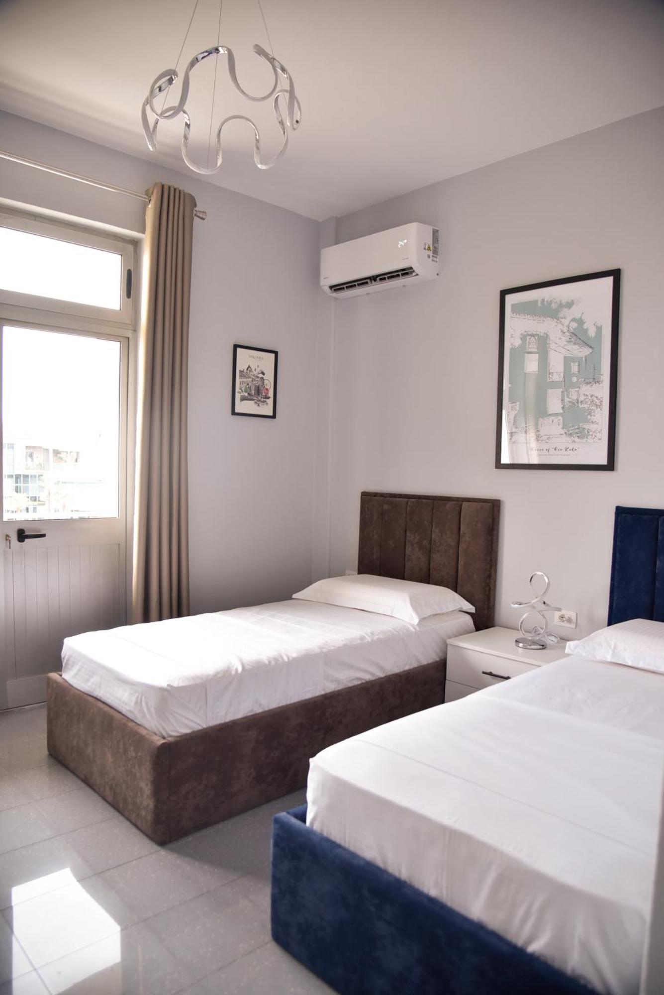 City Center Inn Shkodër Esterno foto