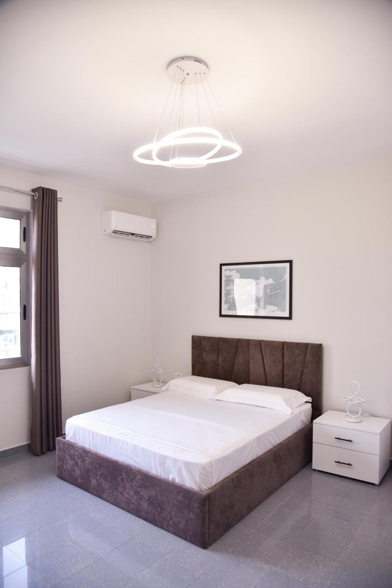 City Center Inn Shkodër Esterno foto