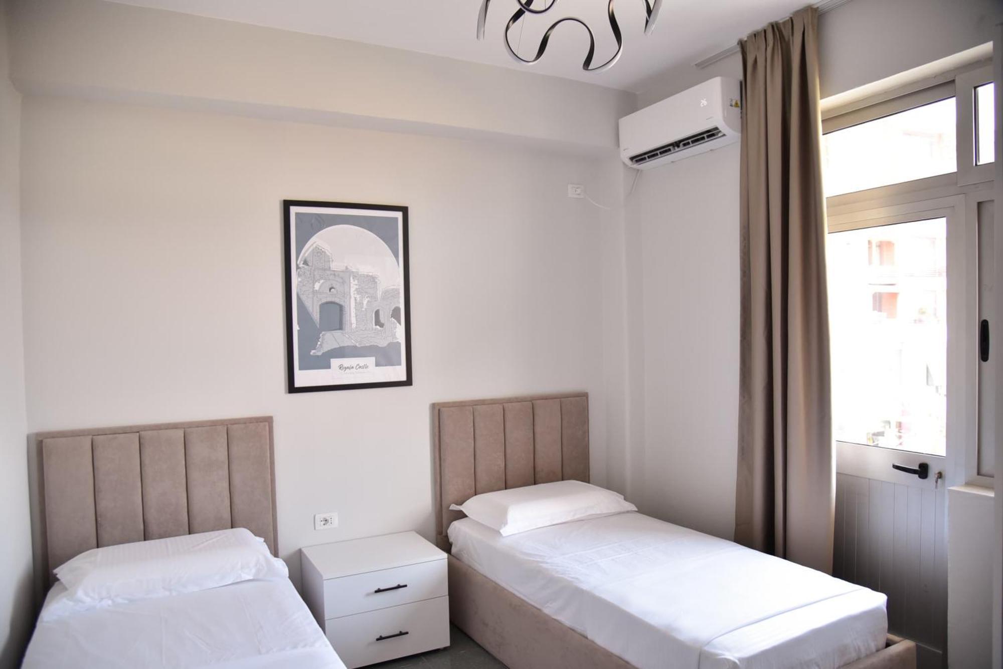 City Center Inn Shkodër Esterno foto